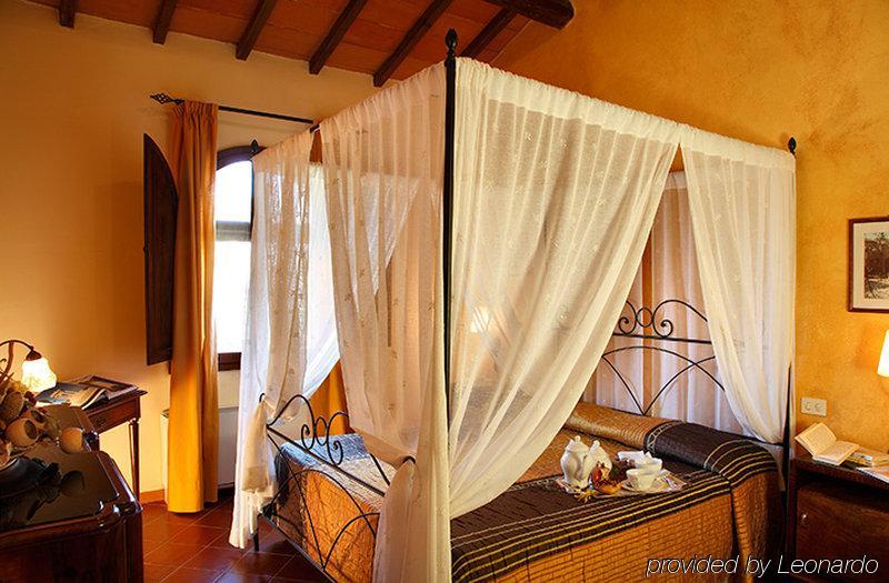Hotel Borgo Tre Rose Valiano Camera foto
