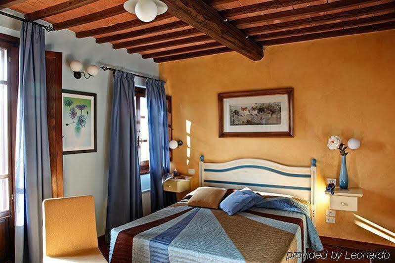 Hotel Borgo Tre Rose Valiano Esterno foto